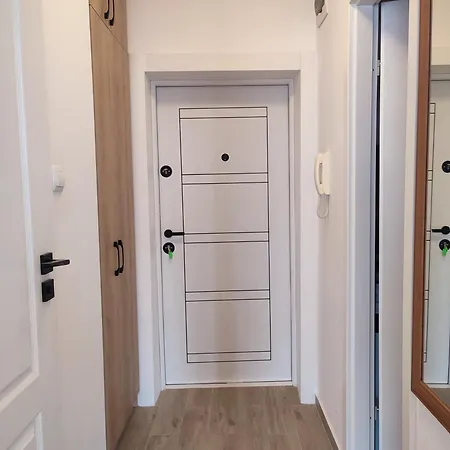 Sea Garden Apartment